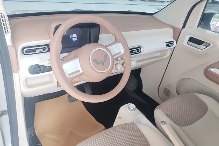 Used Wuling Hongguang MINIEV 2024 3rd Generation 215km Youth Edition Center Console