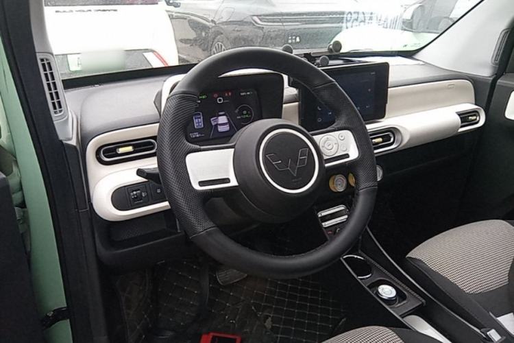 Used Wuling Hongguang MINIEV 2024 3rd Generation 215km Advanced Version Center Console