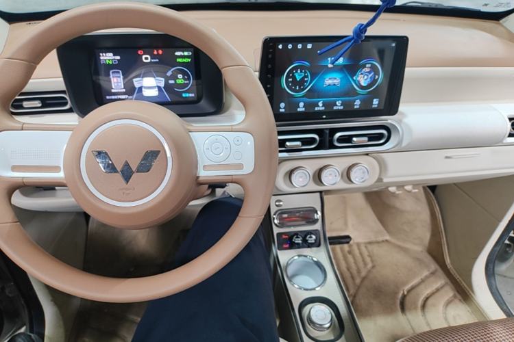 Used Wuling Hongguang MINIEV 2024 3rd Generation 215km Youth Edition Center Console