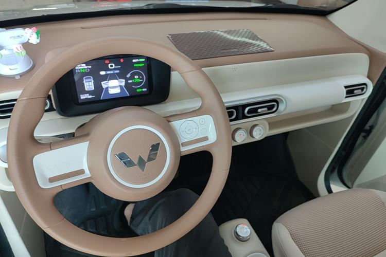 Used Wuling Hongguang MINIEV 2024 3rd Generation 215km Youth Edition Center Console