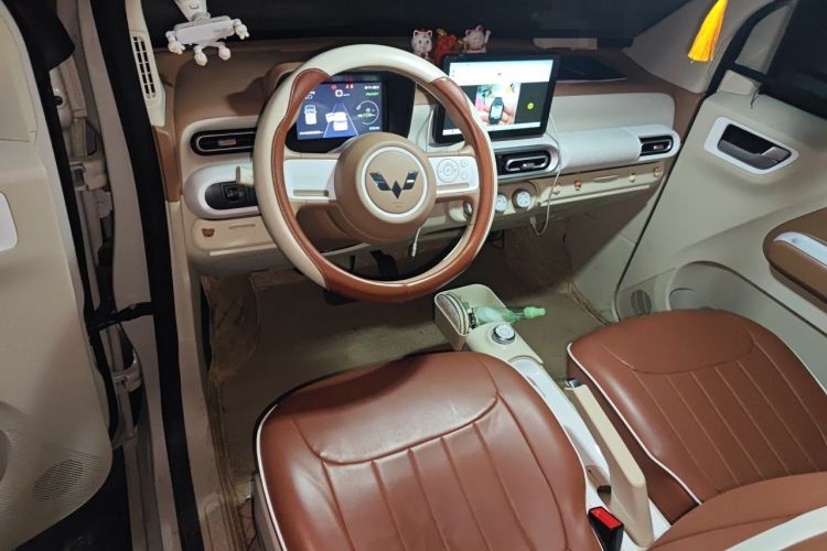 Used Wuling Hongguang MINIEV 2024 3rd Generation 215km Youth Edition Center Console