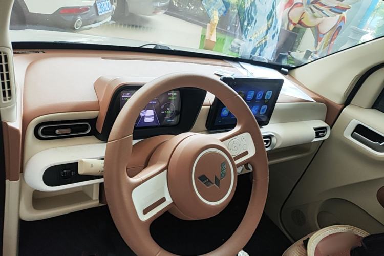 Used Wuling Hongguang MINIEV 2024 3rd Generation 215km Youth Edition Center Console
