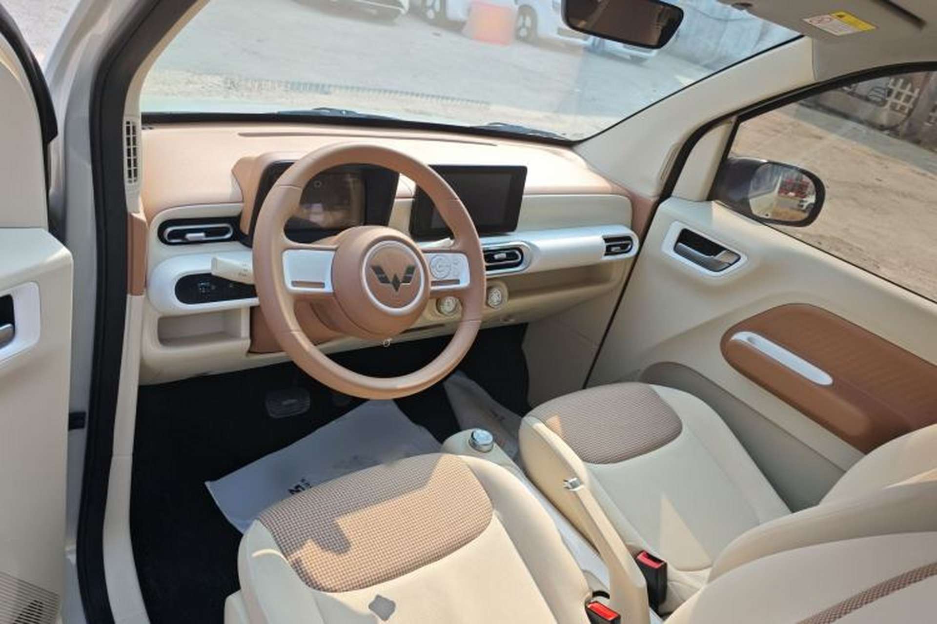 Used Wuling Hongguang MINIEV 2024 3rd Generation 170 km Center Console