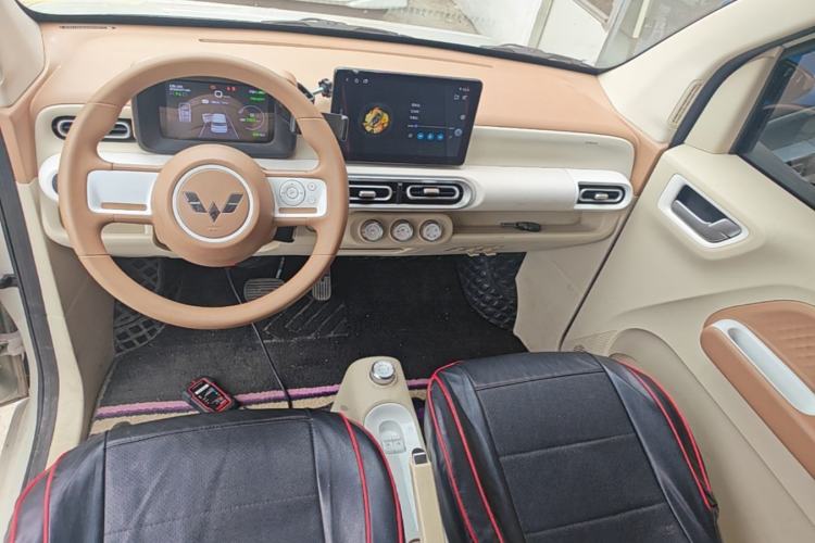 Used Wuling Hongguang MINIEV 2024 3rd Generation 215km Youth Edition Center Console