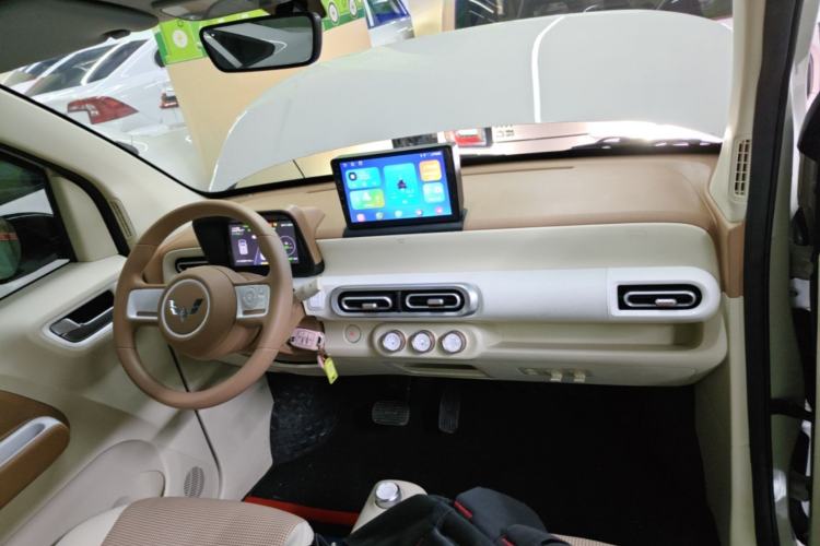 Used Wuling Hongguang MINIEV 2024 3rd Generation 215km Youth Edition Center Console