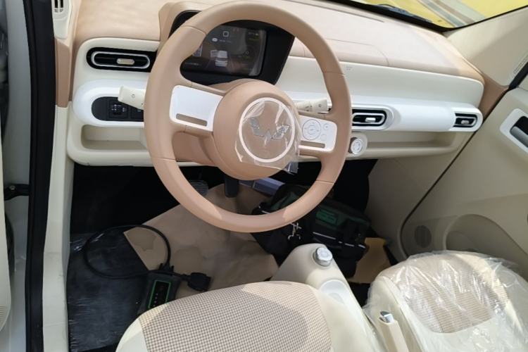 Used Wuling Hongguang MINIEV 2024 3rd Generation 215km Youth Edition Center Console