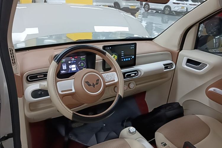 Used Wuling Hongguang MINIEV 2024 3rd Generation 215km Youth Edition Center Console