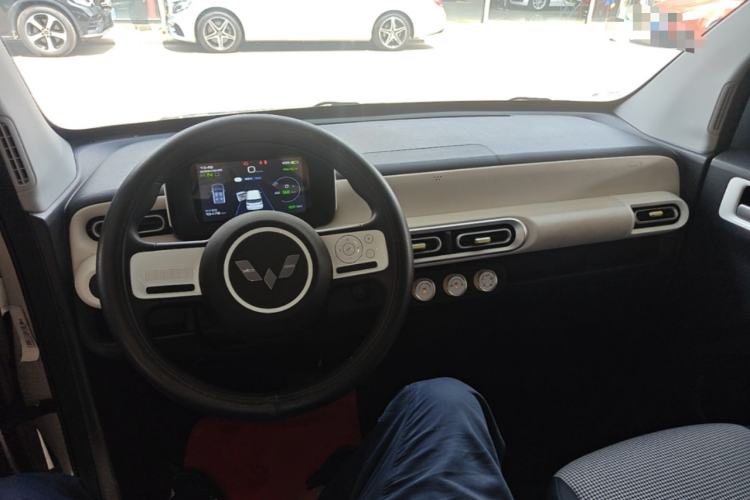 Used Wuling Hongguang MINIEV 2024 3rd Generation 215km Youth Edition Center Console