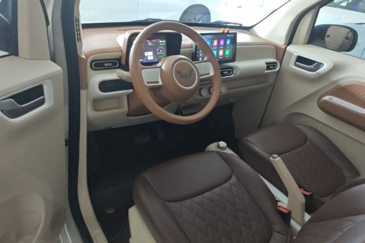 Used Wuling Hongguang MINIEV 2024 3rd Generation 215km Youth Edition Center Console