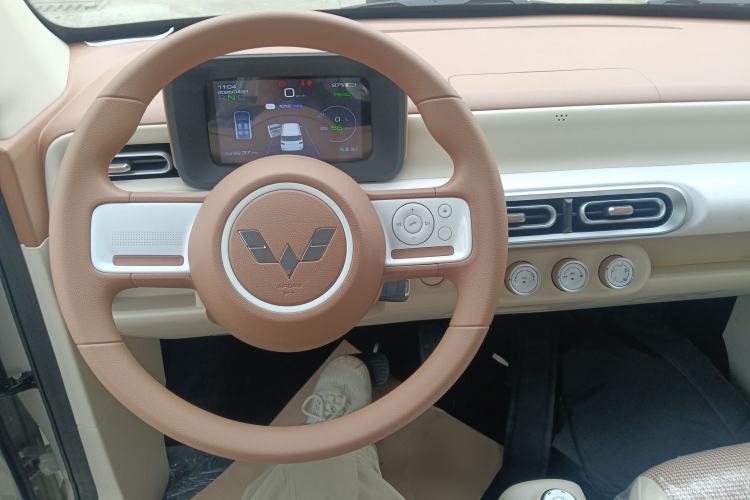 Used Wuling Hongguang MINIEV 2024 3rd Generation 215km Youth Edition Center Console