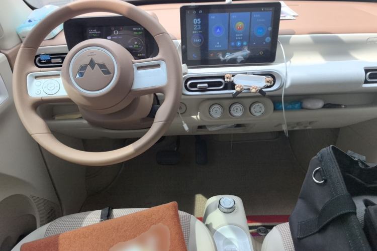 Used Wuling Hongguang MINIEV 2024 3rd Generation 215km Youth Edition Center Console
