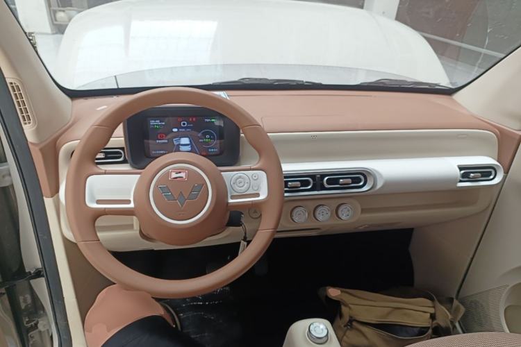 Used Wuling Hongguang MINIEV 2024 3rd Generation 215km Youth Edition Center Console