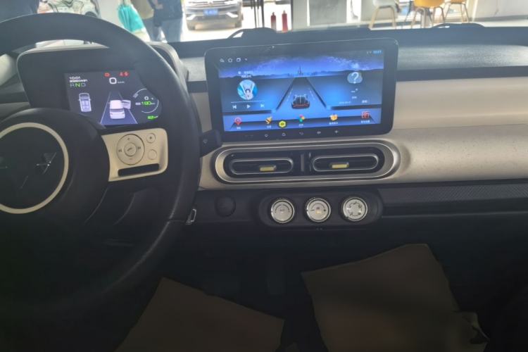 Used Wuling Hongguang MINIEV 2024 3rd Generation 215km Youth Edition Center Console