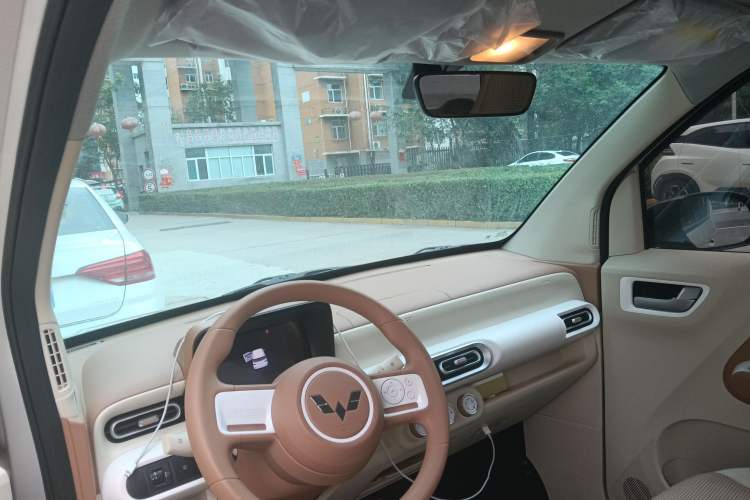 Used Wuling Hongguang MINIEV 2024 3rd Generation 215km Youth Edition Center Console