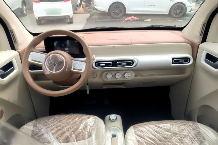 Used Wuling Hongguang MINIEV 2024 3rd Generation 215km Youth Edition Center Console