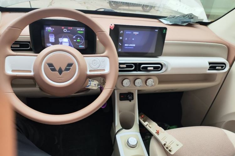 Used Wuling Hongguang MINIEV 2024 3rd Generation 215km Advanced Version Center Console