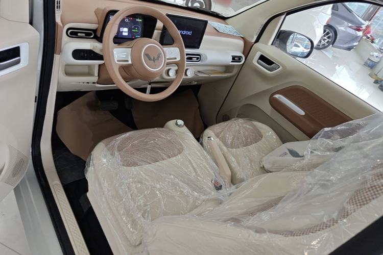 Used Wuling Hongguang MINIEV 2024 3rd Generation 215km Youth Edition Center Console