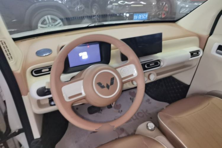 Used Wuling Hongguang MINIEV 2024 3rd Generation 215km Youth Edition Center Console