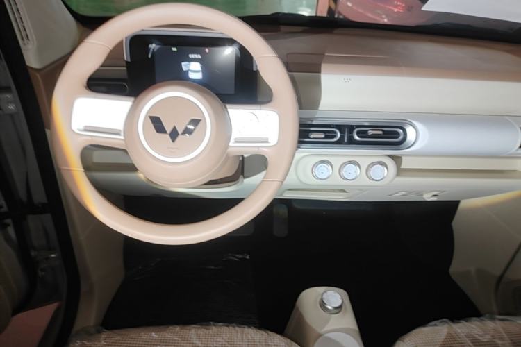 Used Wuling Hongguang MINIEV 2024 3rd Generation 215km Youth Edition Center Console
