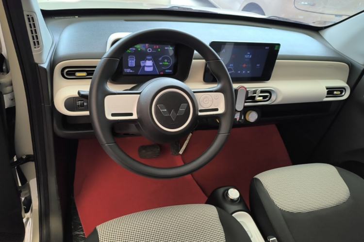Used Wuling Hongguang MINIEV 2024 3rd Generation 215km Youth Edition Center Console