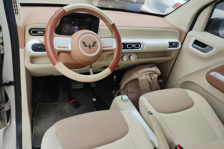 Used Wuling Hongguang MINIEV 2024 3rd Generation 215km Youth Edition Center Console