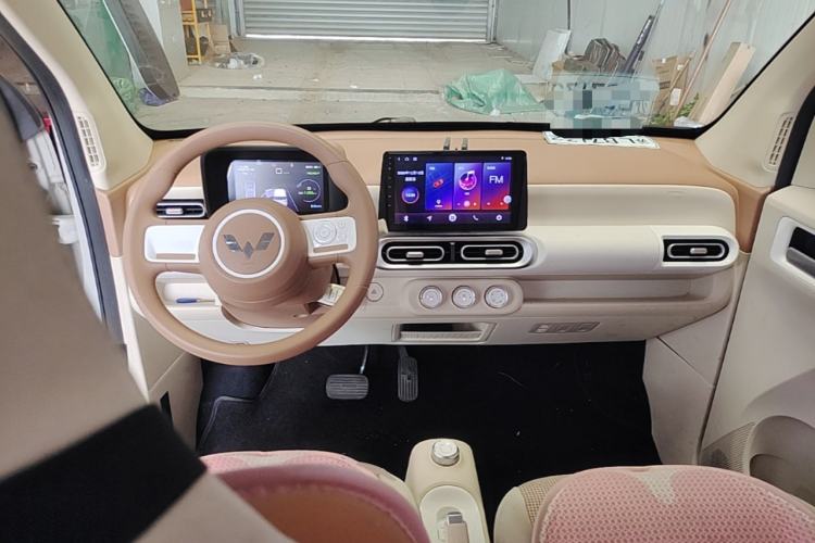 Used Wuling Hongguang MINIEV 2024 3rd Generation 215km Youth Edition Center Console