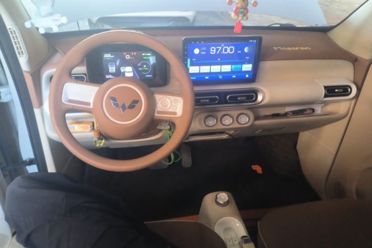 Used Wuling Hongguang MINIEV 2024 3rd Generation 215km Youth Edition Center Console