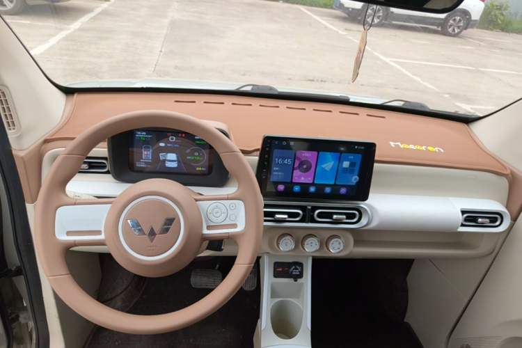 Used Wuling Hongguang MINIEV 2024 3rd Generation 215km Advanced Version Center Console