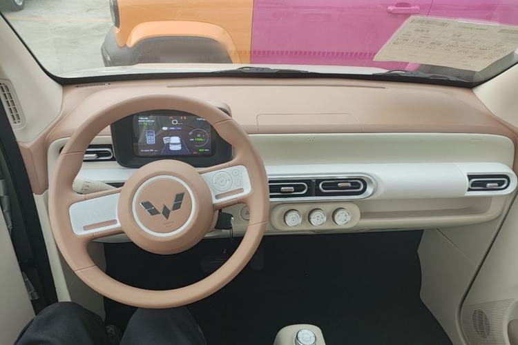 Used Wuling Hongguang MINIEV 2024 3rd Generation 215km Youth Edition Center Console
