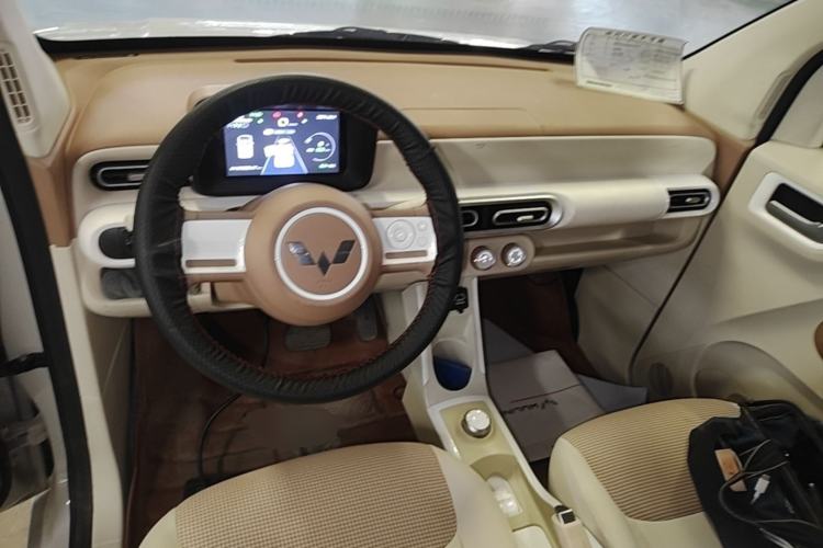 Used Wuling Hongguang MINIEV 2024 3rd Generation 215km Youth Edition Center Console