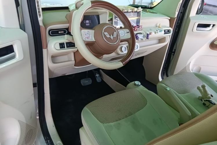 Used Wuling Hongguang MINIEV 2024 3rd Generation 215km Advanced Version Center Console