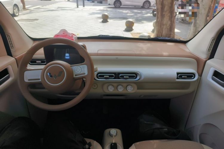 Used Wuling Hongguang MINIEV 2024 3rd Generation 215km Youth Edition Center Console