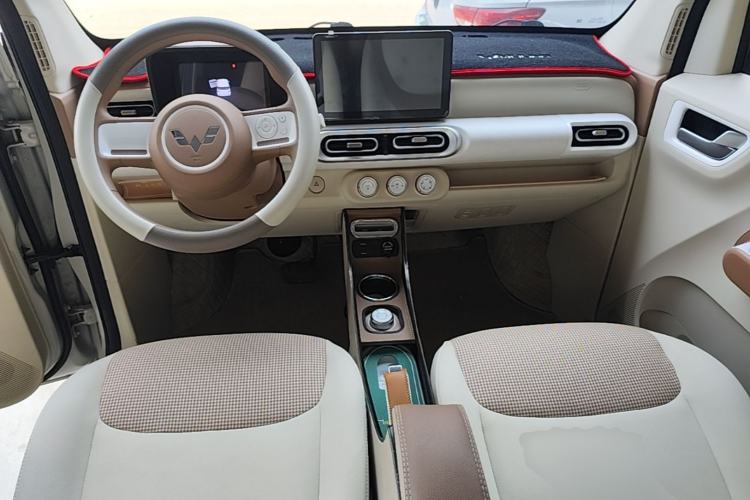 Used Wuling Hongguang MINIEV 2024 3rd Generation 215km Youth Edition Center Console
