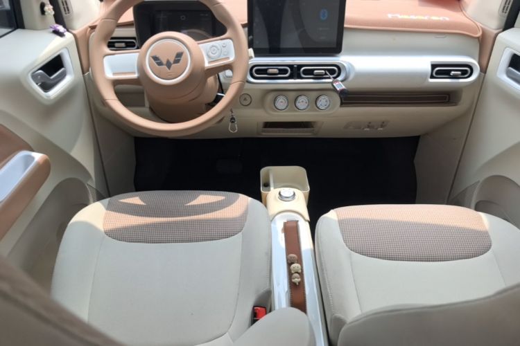 Used Wuling Hongguang MINIEV 2024 3rd Generation 215km Youth Edition Center Console
