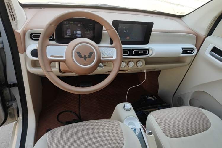 Used Wuling Hongguang MINIEV 2024 3rd Generation 215km Advanced Version Center Console