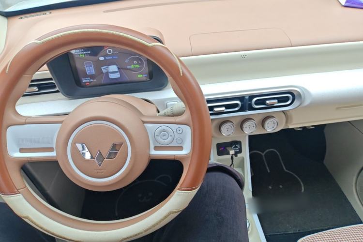 Used Wuling Hongguang MINIEV 2024 3rd Generation 215km Youth Edition Center Console