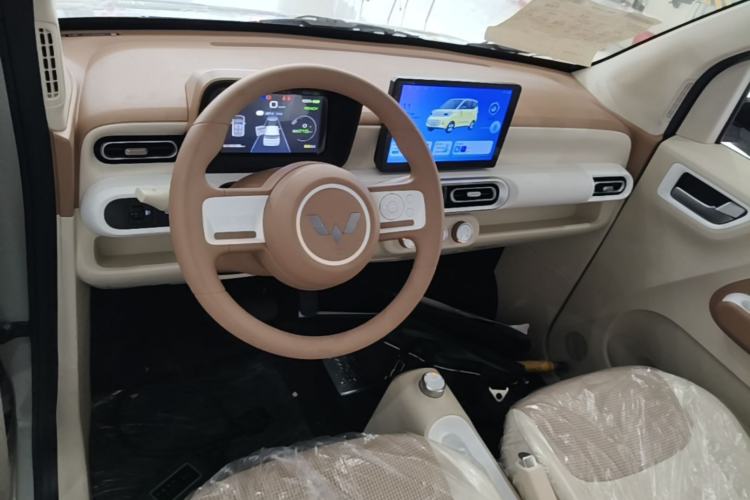 Used Wuling Hongguang MINIEV 2024 3rd Generation 215km Youth Edition Center Console