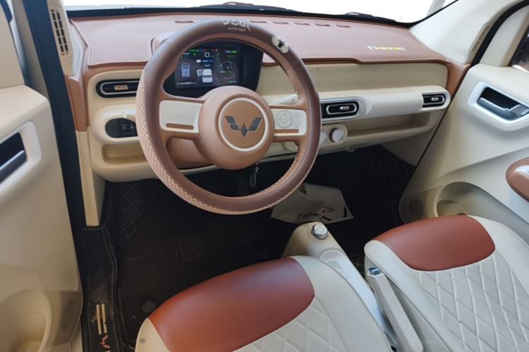 Used Wuling Hongguang MINIEV 2024 3rd Generation 215km Youth Edition Center Console