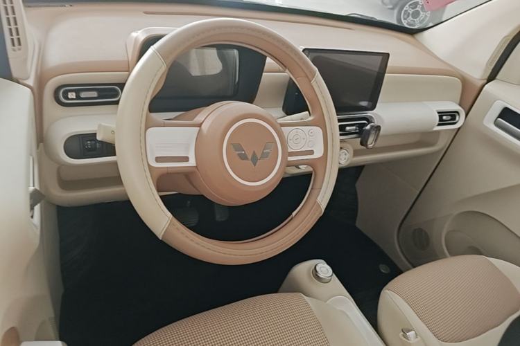 Used Wuling Hongguang MINIEV 2024 3rd Generation 215km Youth Edition Center Console