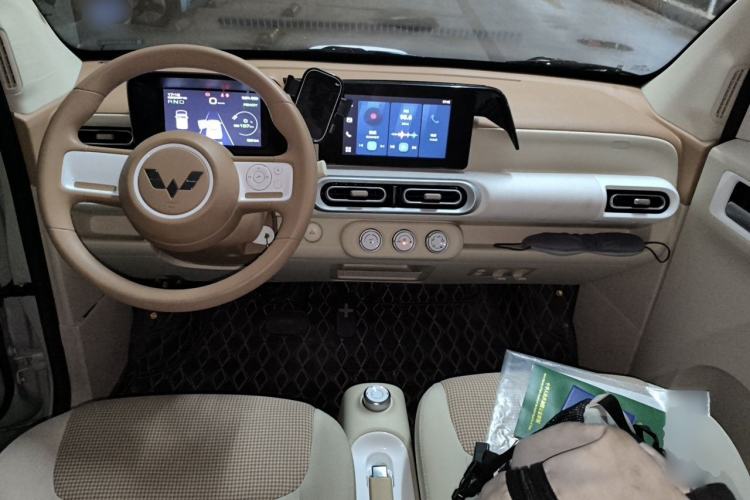 Used Wuling Hongguang MINIEV 2024 3rd Generation 215km Advanced Version Center Console