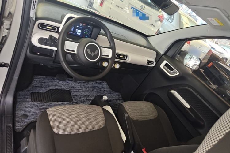 Used Wuling Hongguang MINIEV 2024 3rd Generation 215km Youth Edition Center Console