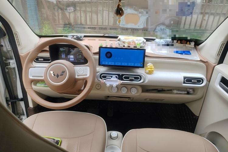 Used Wuling Hongguang MINIEV 2024 3rd Generation 215km Youth Edition Center Console