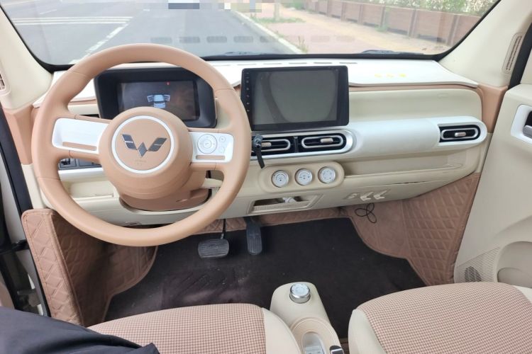 Used Wuling Hongguang MINIEV 2024 3rd Generation 215km Youth Edition Center Console