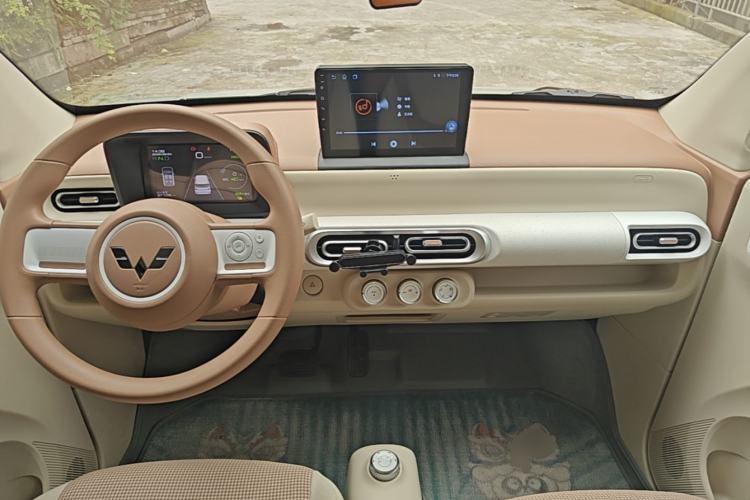 Used Wuling Hongguang MINIEV 2024 3rd Generation 215km Youth Edition Center Console