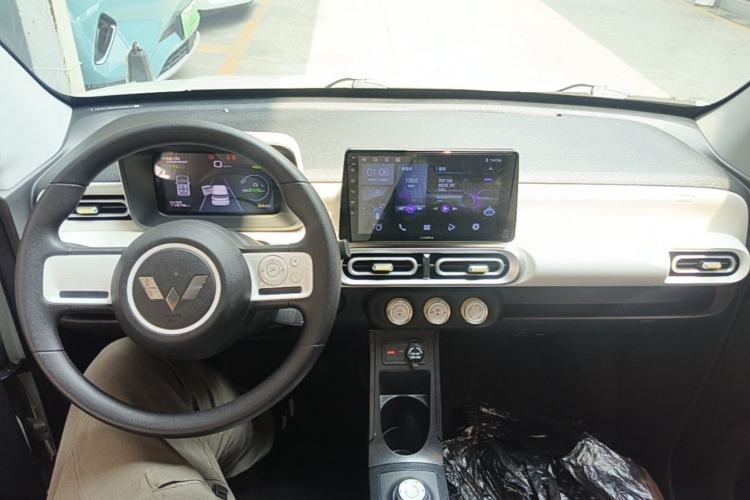 Used Wuling Hongguang MINIEV 2024 3rd Generation 215km Youth Edition Center Console