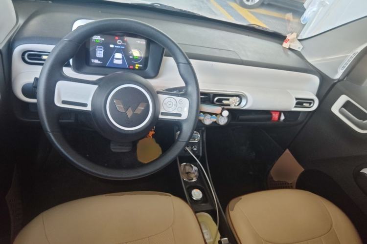 Used Wuling Hongguang MINIEV 2024 3rd Generation 215km Youth Edition Center Console