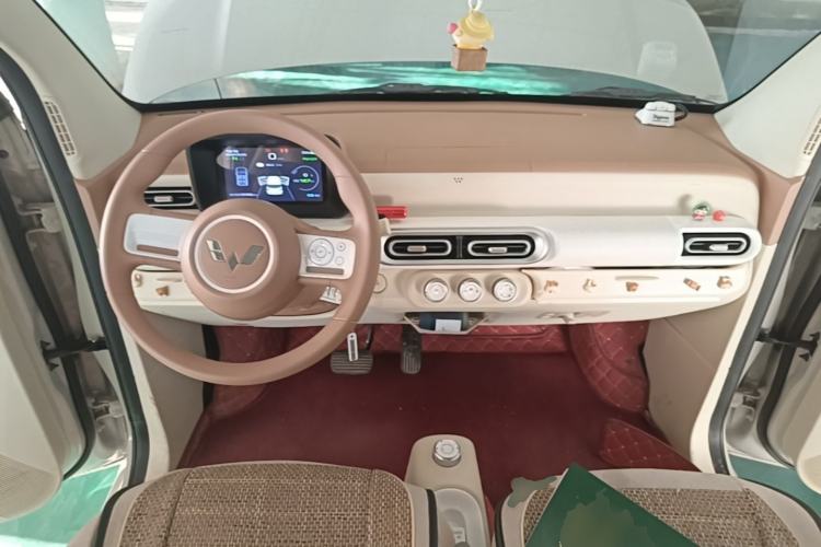 Used Wuling Hongguang MINIEV 2024 3rd Generation 215km Youth Edition Center Console