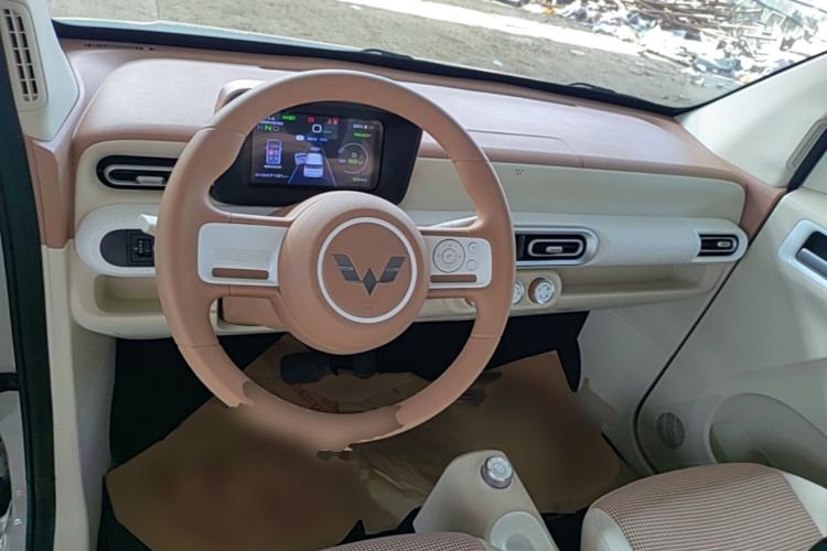 Used Wuling Hongguang MINIEV 2024 3rd Generation 215km Youth Edition Center Console