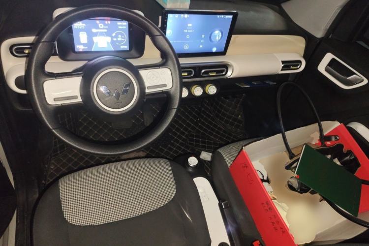 Used Wuling Hongguang MINIEV 2024 3rd Generation 215km Youth Edition Center Console