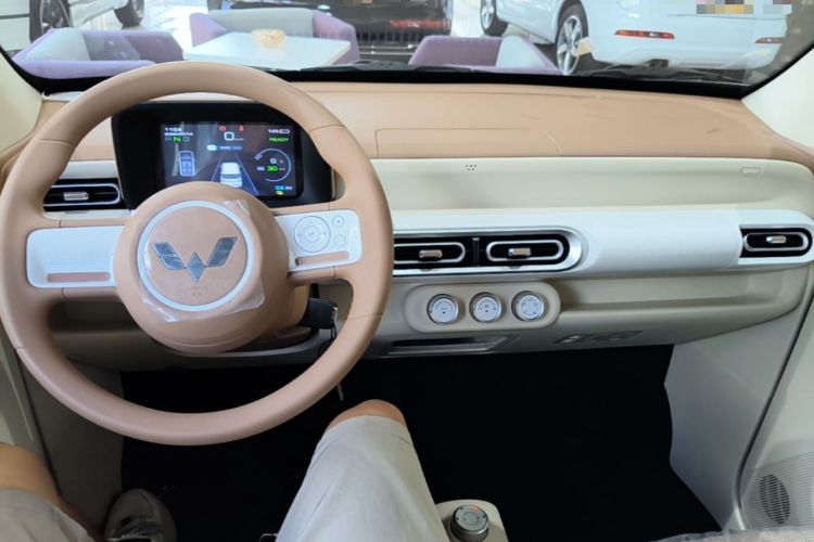 Used Wuling Hongguang MINIEV 2024 3rd Generation 215km Youth Edition Center Console